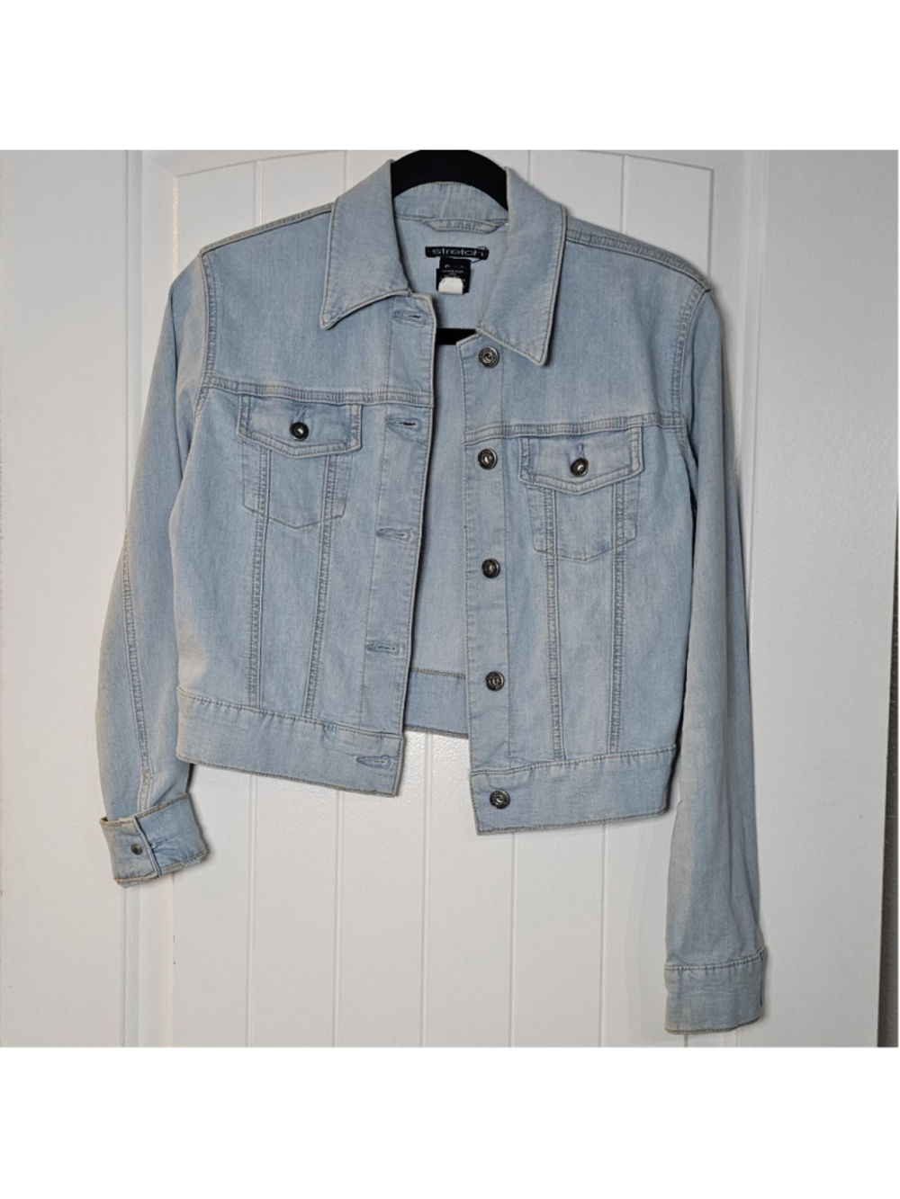 Gap XS stretch denim jacket, cropped, light wash denim blue